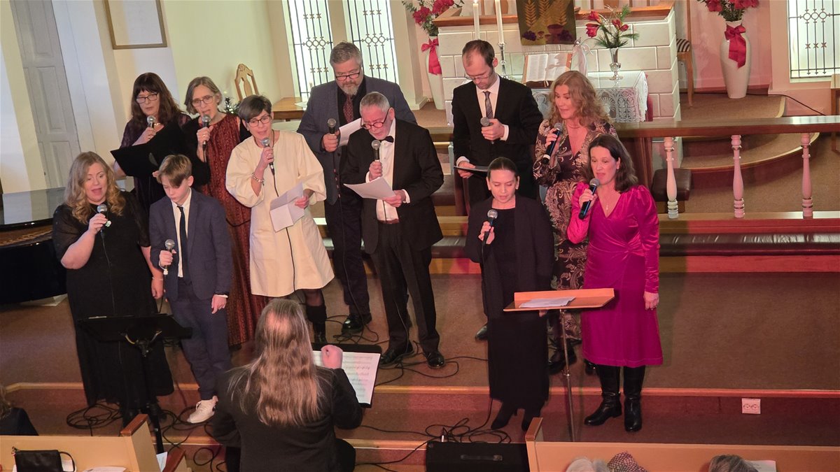 1julaftengudstjenesten-i-kirken,-24.12.25.-med-prosjektkoret.-(6)