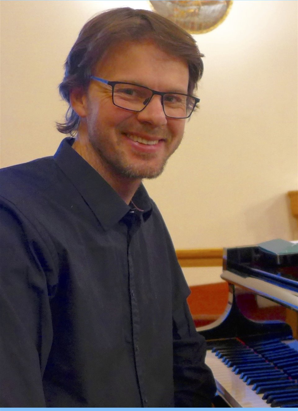 Håpsgudstjeneste 1st søndag i Advent. Sang og musikk av Helge Johan Pedersen, Daniel Granum og Egil Granum. Andakt ved Ivar Granum. Hjørne for barna. Kirkekaffe