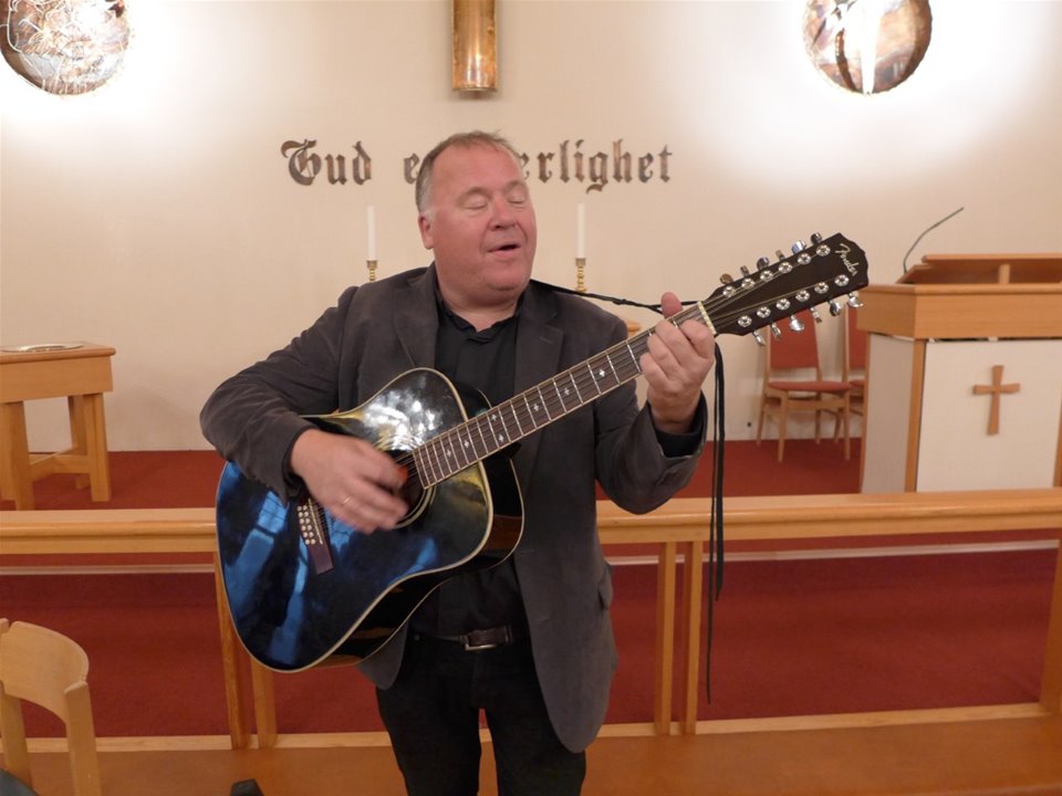 1. søndag i advent. Tale: Pastor Susan G. Mati. Musikk, sang og ledelse: Kjell Arild  Johansen.Kirkekaffe.